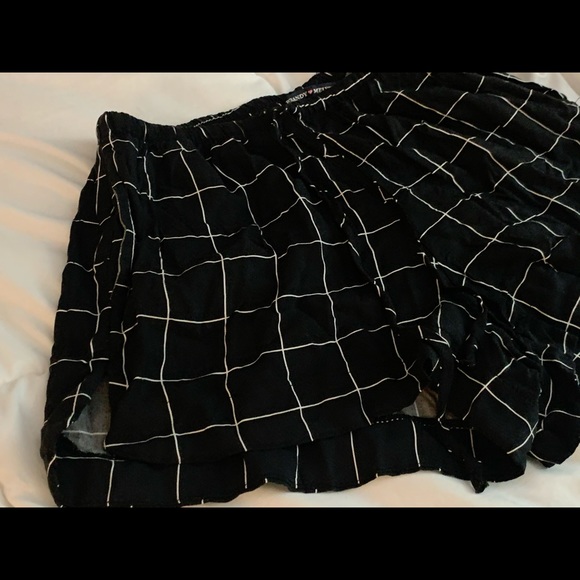 Brandy Melville Black Grid Eve Drawstring Shorts - Picture 9 of 10